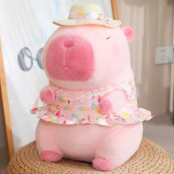 Rózsaszín capybara plüss kalapban és ruhában , 60 cm