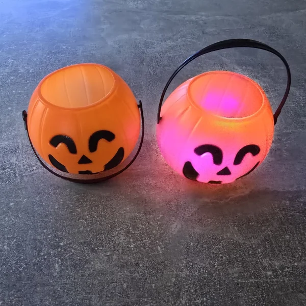 Halloweeni ledes cukorka gyüjtő tök kosár