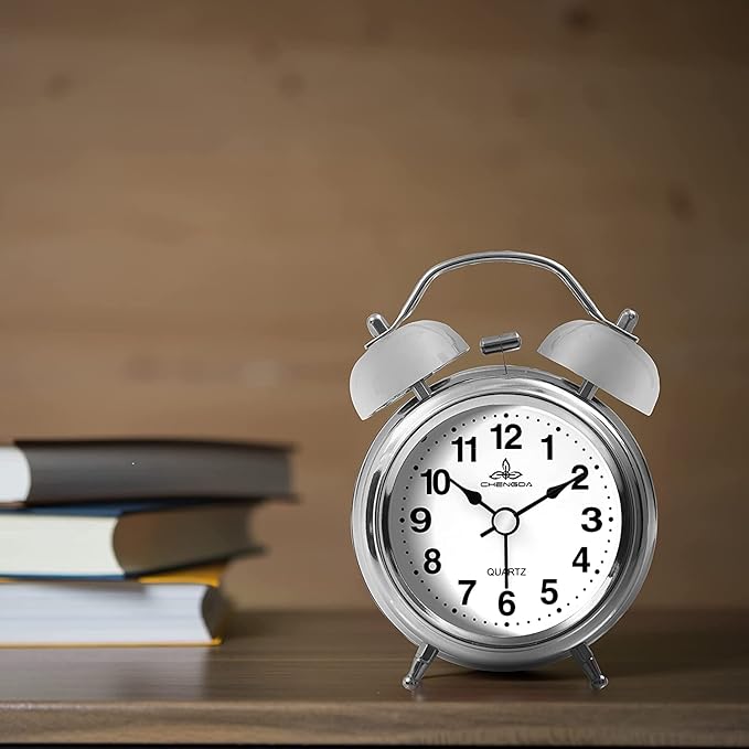 Klasszikus fém ébresztőóra dupla csengővel többféle színben 12 cm Metroman