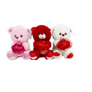 Plüss maci rózsacsokorral a kezében - 25 cm